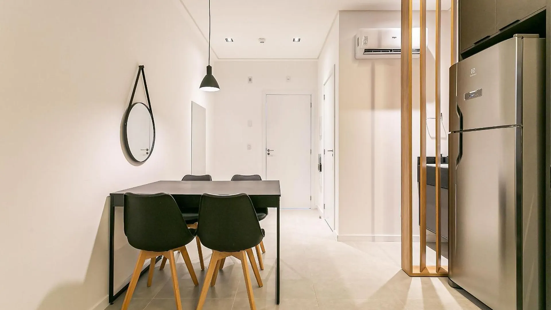 Apartment Wi-Fi 300Mb | Foodhall | Estacao Santa Monica Florianopolis