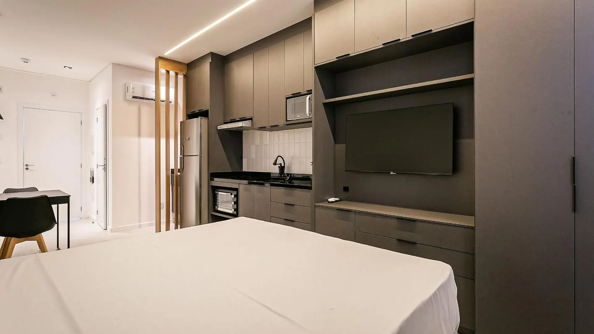 Apartment Wi-Fi 300Mb | Foodhall | Estacao Santa Monica Florianopolis Brazil