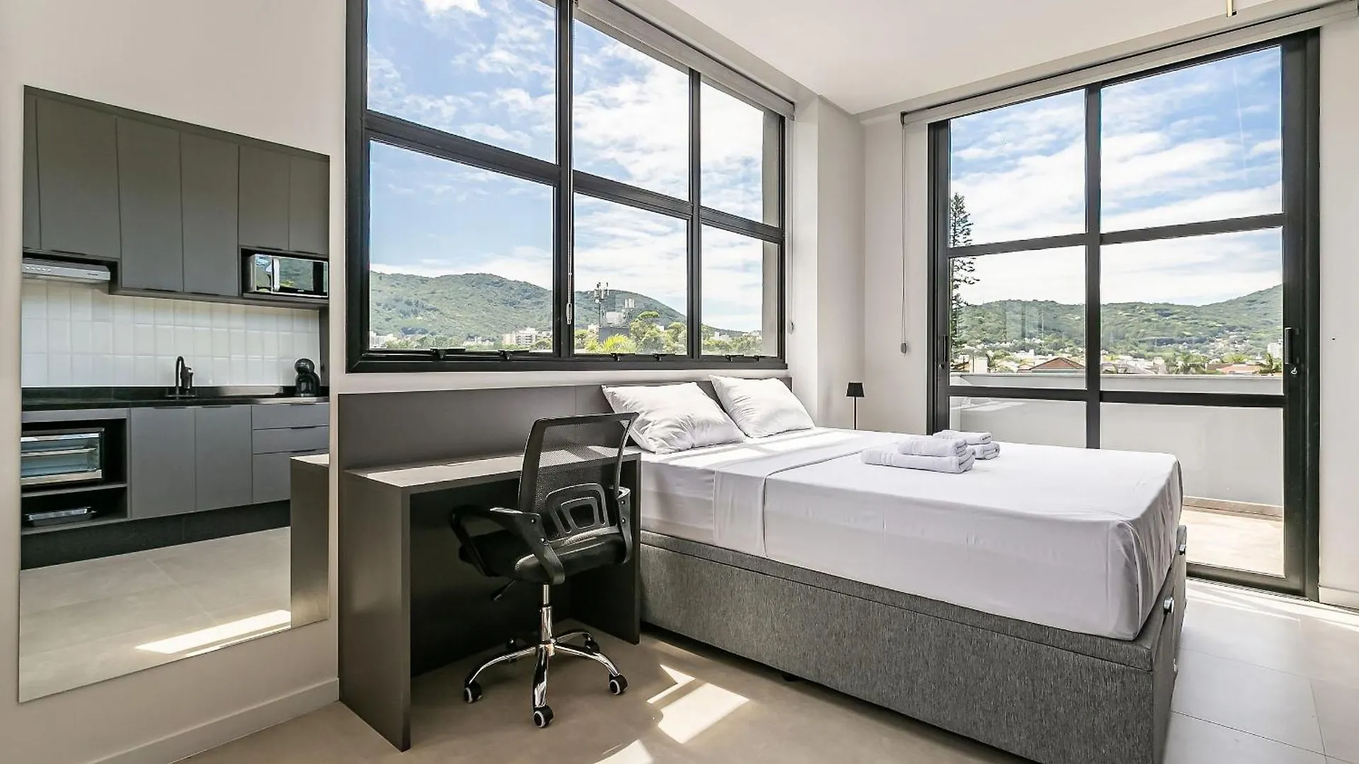Apartment Wi-Fi 300Mb | Foodhall | Estacao Santa Monica Florianopolis