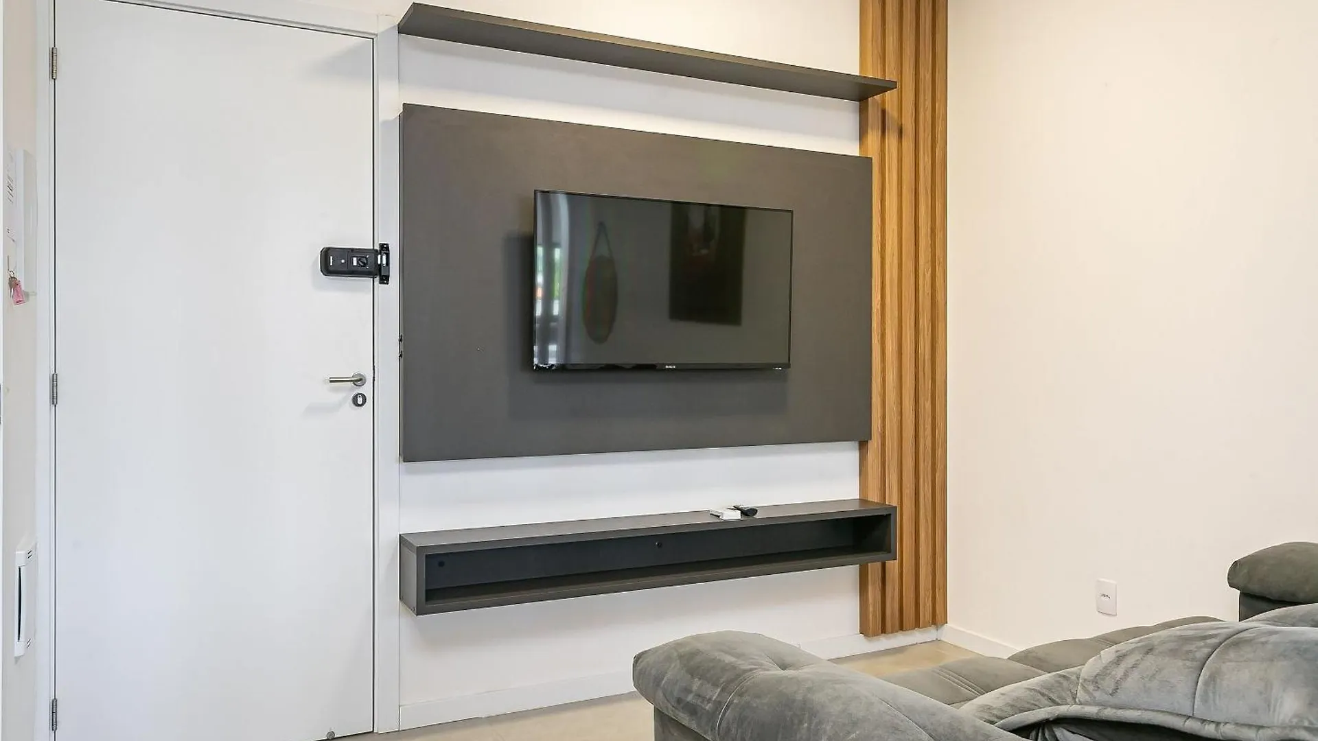 Apartment Wi-Fi 300Mb | Foodhall | Estacao Santa Monica Florianopolis